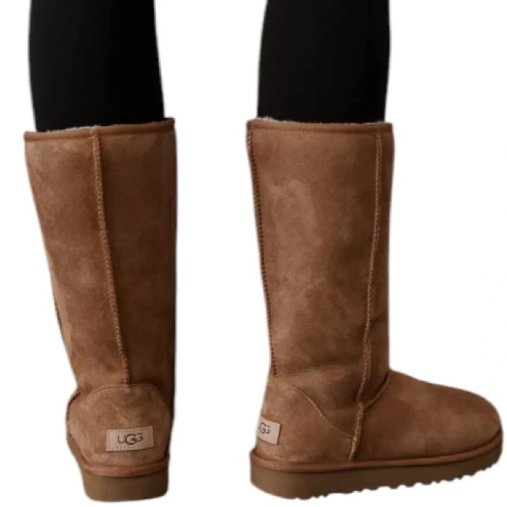 UGG Australia Classic Tall 5815 Suede Sz 6 Sheepskin BOOTS Chestnut Women